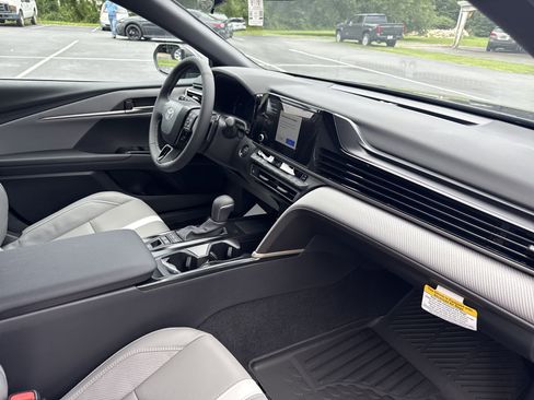 New 2025 Toyota Camry SE image 33