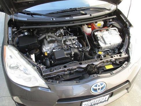 Used 2014 Toyota Prius C Two w/ Preferred Accessory Package FWD image 17