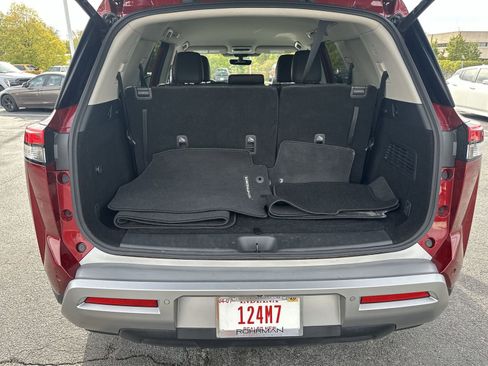 Certified 2024 Nissan Pathfinder SL image 33