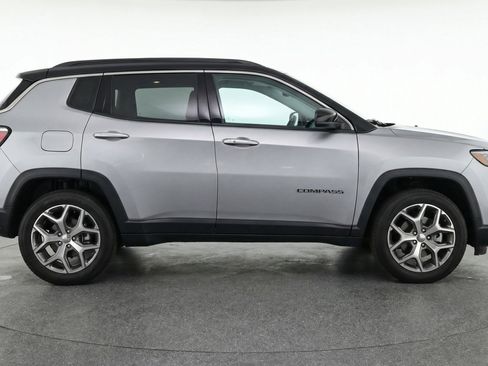Used 2025 Jeep Compass Limited AWD/4WD image 11