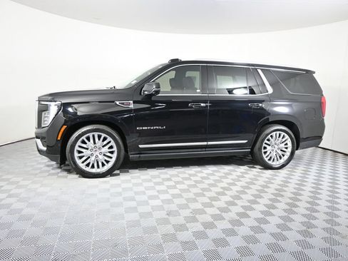 Used 2025 GMC Yukon Denali w/ Sun & Power Step Package AWD/4WD image 2
