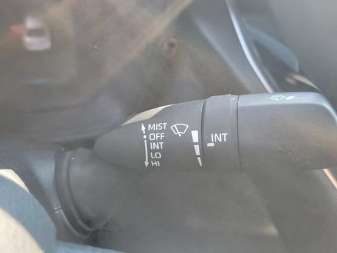 Used 2021 Toyota Corolla LE FWD image 20