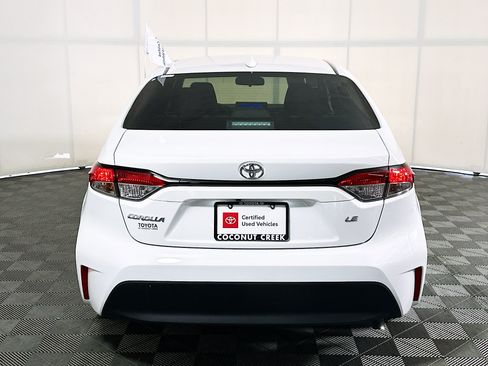 Certified 2025 Toyota Corolla LE FWD image 4