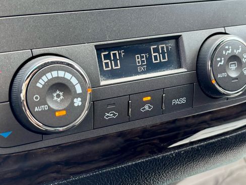 Used 2011 Cadillac DTS Hearse image 18