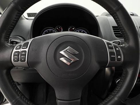 Used 2010 Suzuki SX4 Touring AWD/4WD image 16