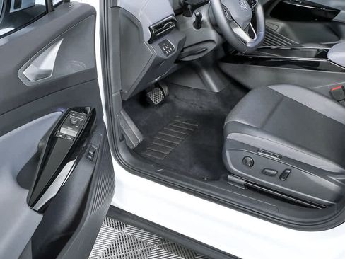 Certified 2023 Volkswagen ID.4 Pro S Plus AWD/4WD image 10