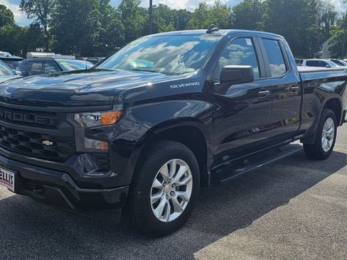 Used 2023 Chevrolet Silverado 1500 Custom AWD/4WD image 3