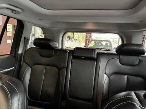 Used 2023 Jeep Grand Cherokee 4WD 4xe image 14