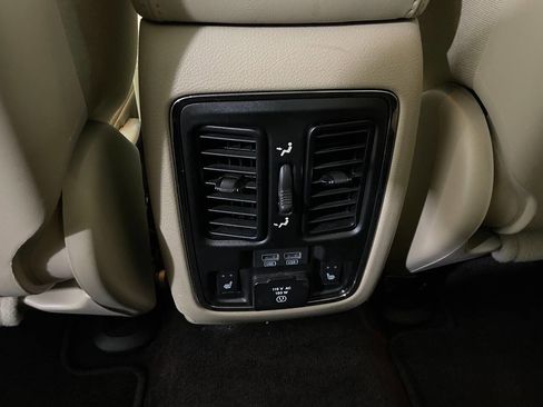 Used 2018 Jeep Grand Cherokee Limited w/ Trailer Tow Group IV image 24