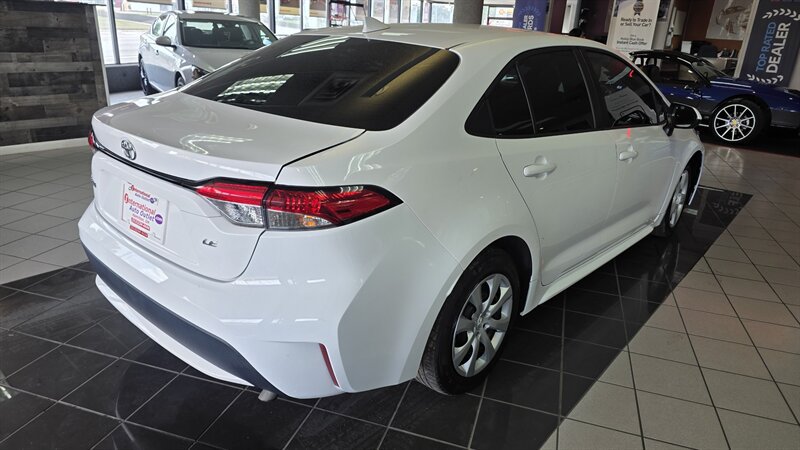 Used 2022 Toyota Corolla LE FWD image 6