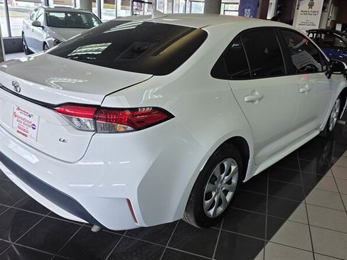 Used 2022 Toyota Corolla LE FWD image 6