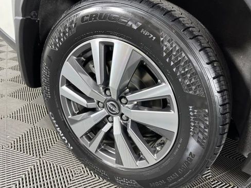Used 2023 Nissan Pathfinder SL FWD image 15