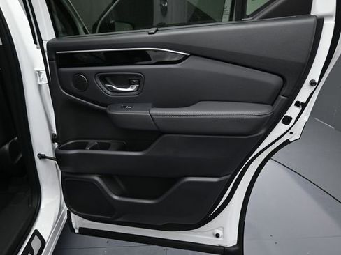 New 2025 Honda Pilot Touring image 21