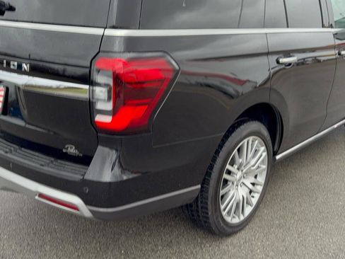 Certified 2024 Ford Expedition Limited image 3
