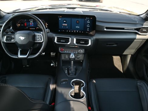 Used 2025 Ford Mustang GT Premium image 3