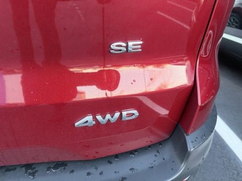 Used 2021 Ford EcoSport SE w/ SE Convenience Package image 7