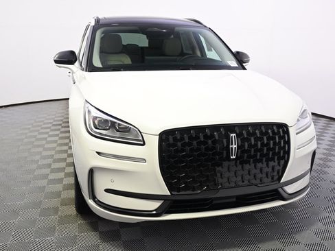 New 2026 Lincoln Corsair Reserve image 9