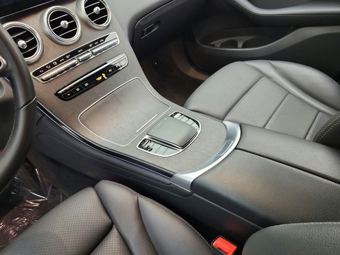 Used 2022 Mercedes-Benz GLC 300 image 13