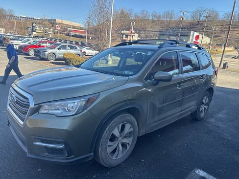 Used 2022 Subaru Ascent Premium w/ Convenience Package image 1