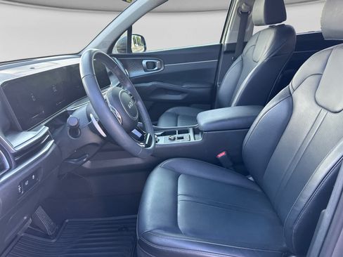 Used 2025 Kia Sorento EX AWD/4WD image 10