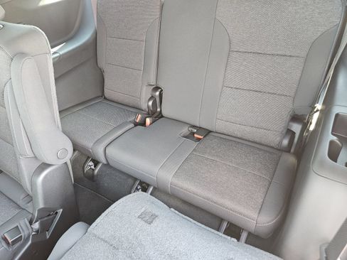 New 2027 Chevrolet Traverse LT FWD image 25