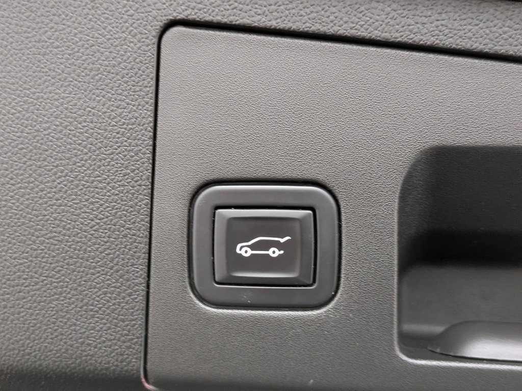 Used 2022 Cadillac XT4 Sport w/ Enhanced Visibility Package AWD/4WD image 17