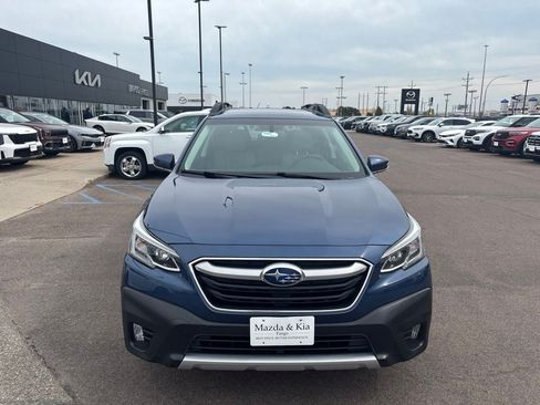 Used 2020 Subaru Outback Limited AWD/4WD image 2