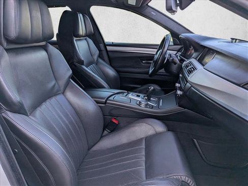 Used 2016 BMW M5 RWD image 22