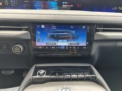 Used 2025 Lincoln Navigator Reserve w/ Jet Appearance Package AWD/4WD image 19