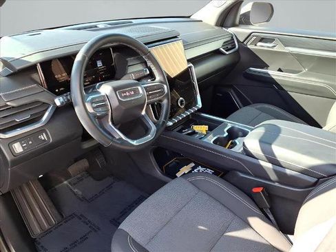 Used 2025 GMC Acadia Elevation image 18