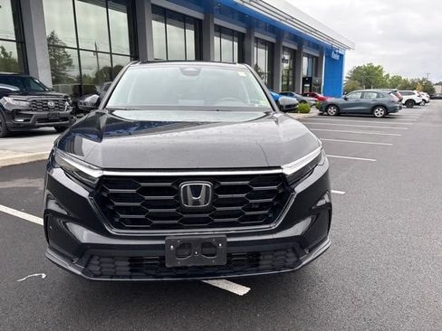 Used 2025 Honda CR-V EX image 3