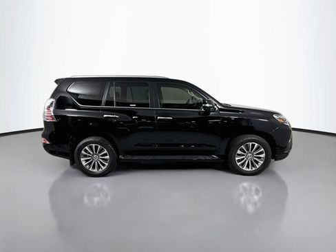 Certified 2022 Lexus GX 460 Luxury w/ Off Road Package AWD/4WD image 4