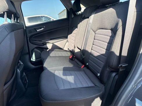 Used 2021 Ford Edge SE FWD image 5