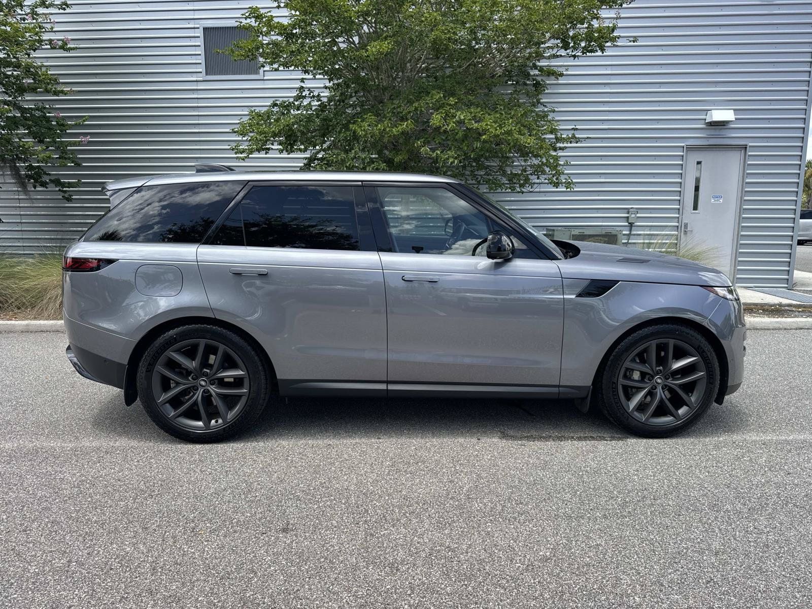 Certified 2025 Land Rover Range Rover Sport SE AWD/4WD image 5