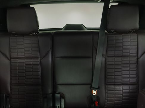 Used 2021 Cadillac Escalade Sport Platinum image 11