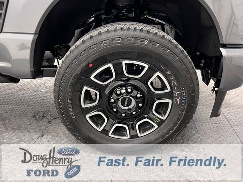 New 2025 Ford F350 Platinum w/ FX4 Off-Road Package image 19
