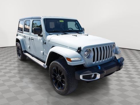 Used 2023 Jeep Wrangler Unlimited Sahara w/ Cold Weather Group AWD/4WD image 3