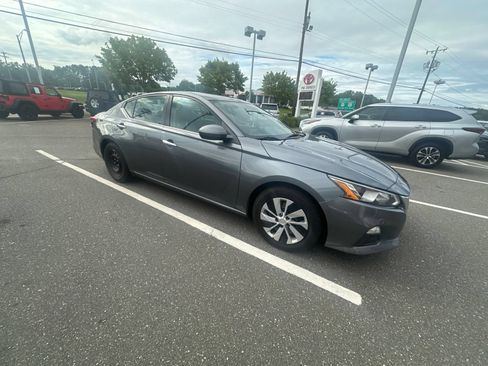 Used 2020 Nissan Altima 2.5 S FWD image 7