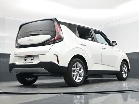 New 2025 Kia Soul LX image 28