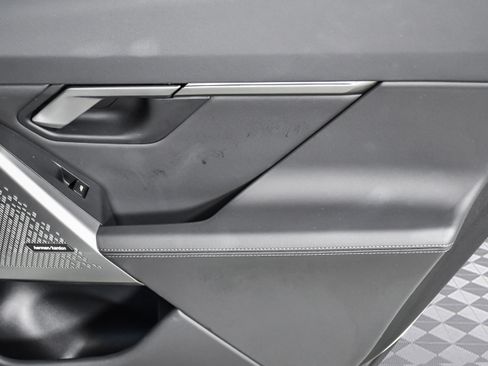 Used 2025 BMW i5 eDrive40i image 26