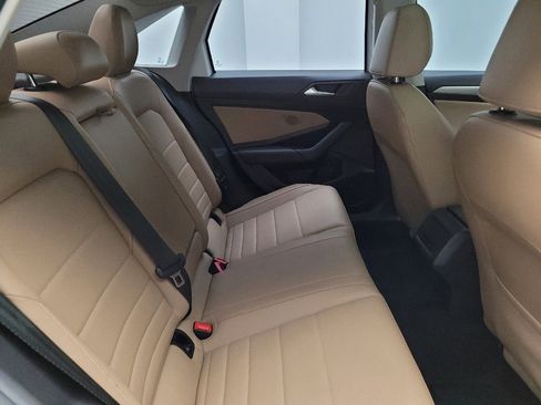 Used 2021 Volkswagen Jetta SE w/ SE Cold Weather Package image 19