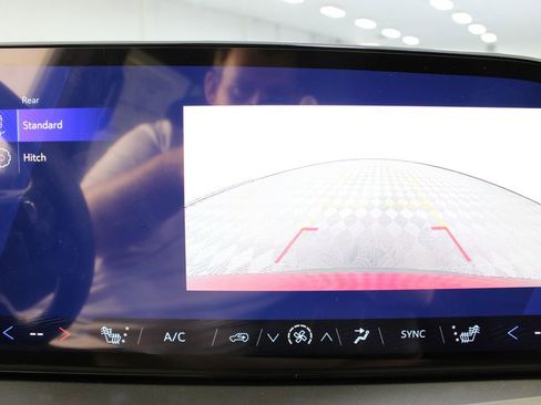 New 2026 Chevrolet Traverse LT w/ LPO, Floor Liner Package FWD image 3