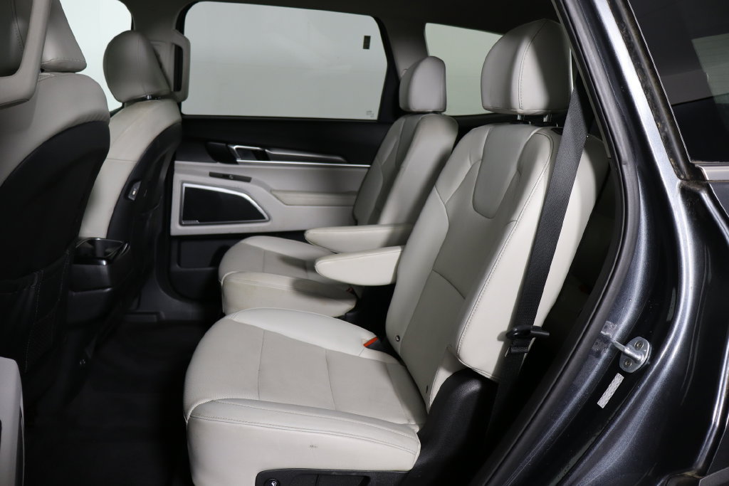 Used 2020 Kia Telluride S FWD image 13