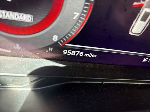 Used 2022 Nissan Pathfinder Platinum w/ Lighting Package (N92) image 10