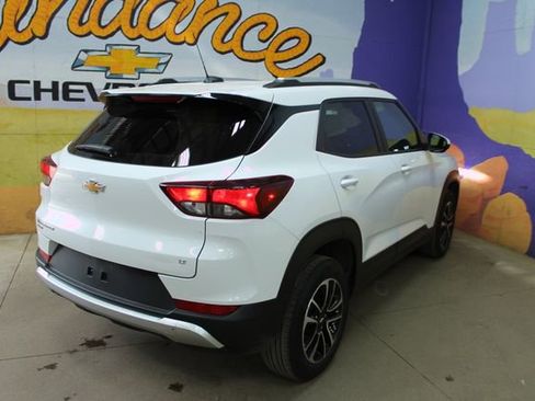 Used 2025 Chevrolet TrailBlazer LT AWD/4WD image 8