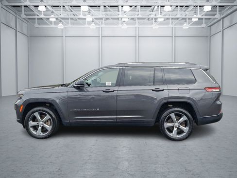 Used 2022 Jeep Grand Cherokee L Limited image 3