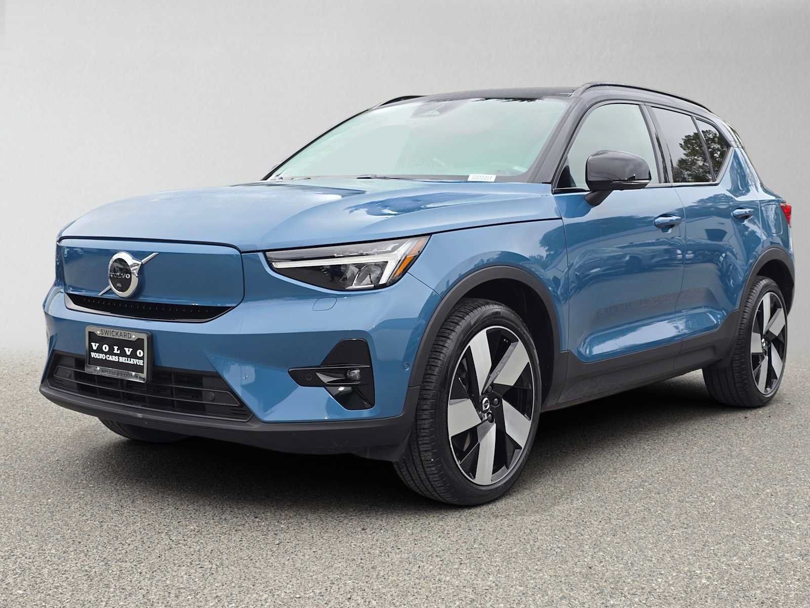 Certified 2023 Volvo XC40 Recharge Plus w/ Protection Package Premier AWD/4WD image 8