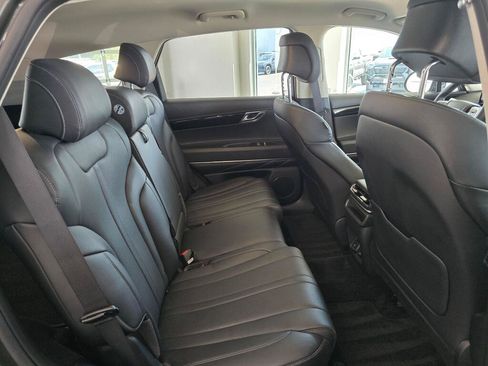 Used 2025 Genesis GV80 2.5T Standard AWD/4WD image 40
