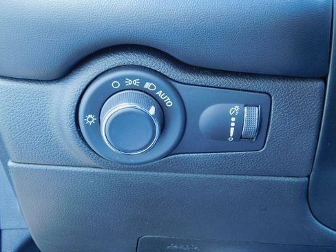 Used 2023 Dodge Durango GT image 35