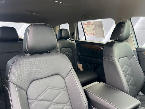 Used 2026 Volkswagen Atlas SE image 14